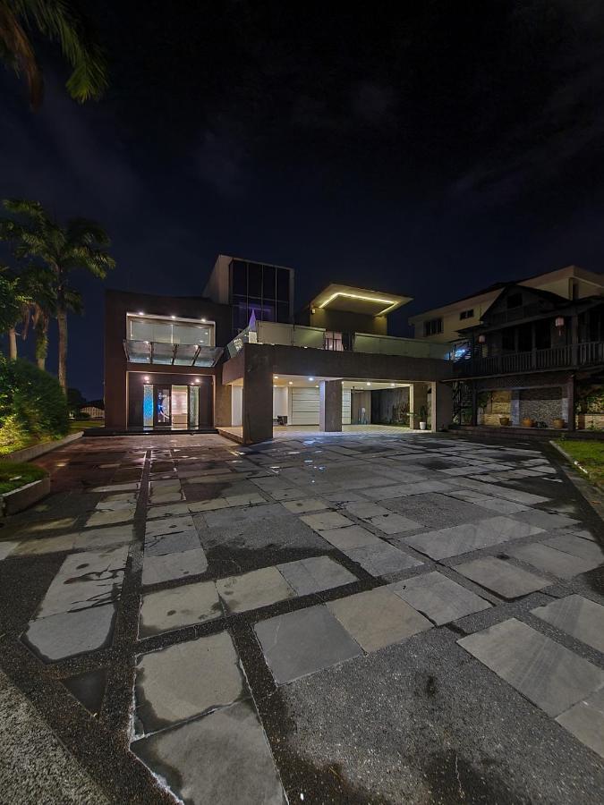 B1. The Big House With Pool @ Kl Cheras Midah Vila