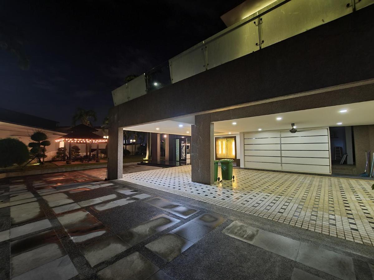 B1. The Big House With Pool @ Kl Cheras Midah Villa *