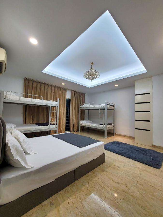 B1. The Big House With Pool @ Kl Cheras Midah Kuala Lumpur