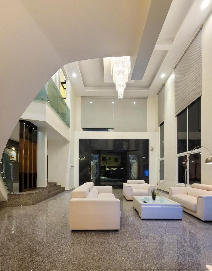 B1. The Big House With Pool @ Kl Cheras Midah Villa Kuala Lumpur