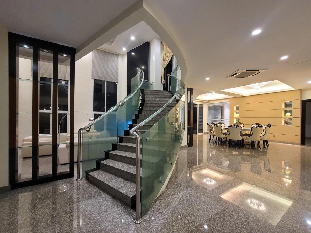 Vila B1. The Big House With Pool @ Kl Cheras Midah Kuala Lumpur